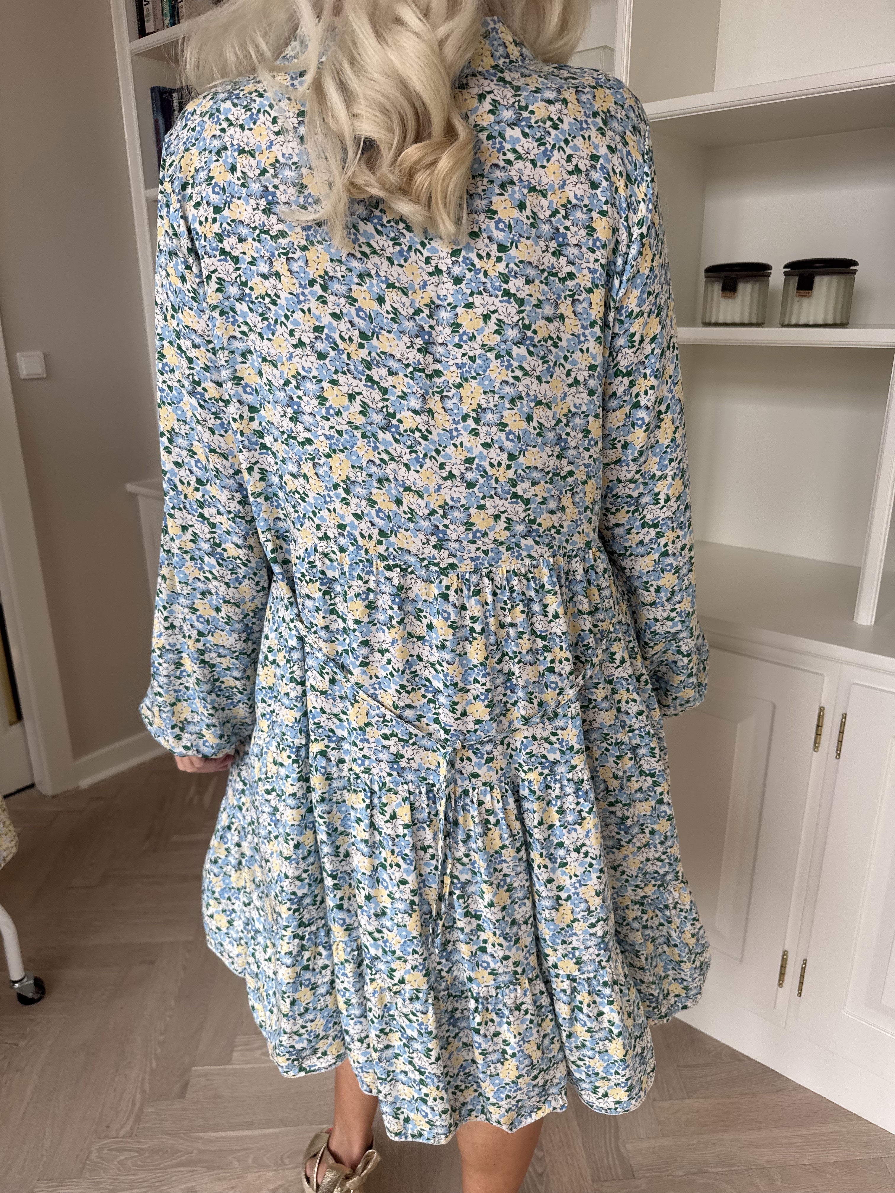 Avana - Blomstret kjole i bomuld med A-facon